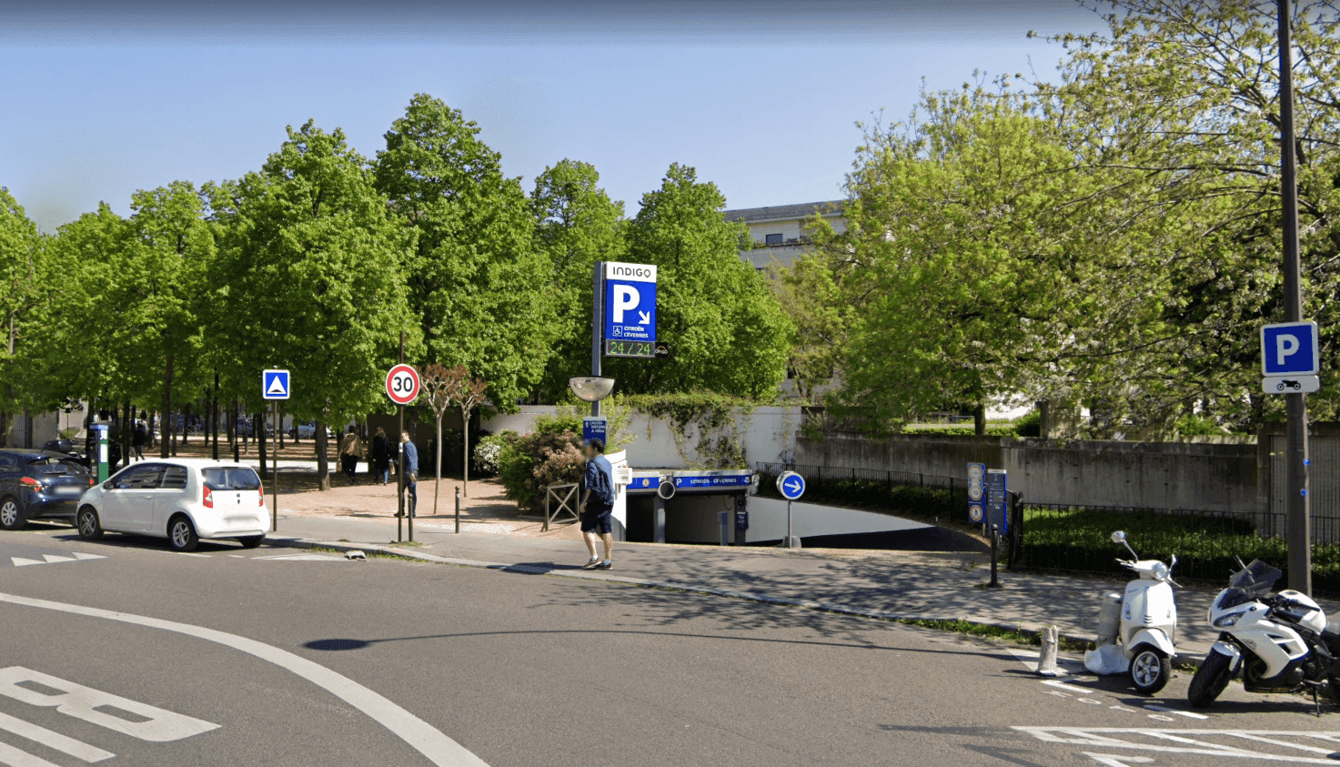 Foto van parking INDIGO Citroën Cevennes in Parijs